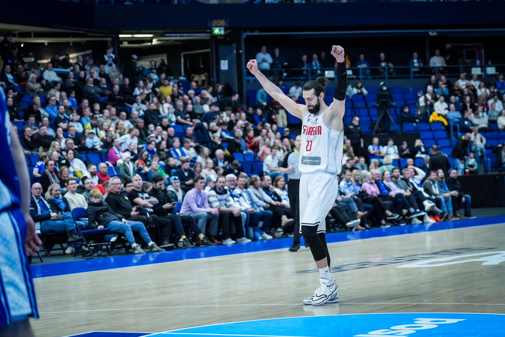 前瞻引起了 前瞻引起了